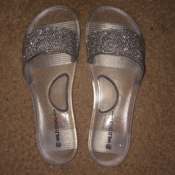 BRAND NEW SANDALS 😍 - Picture 1 of 5